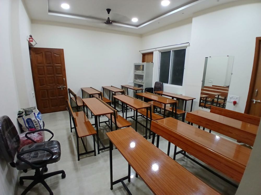 Abacus classroom Manish Nagar Nagpur — students practicing Abacus
