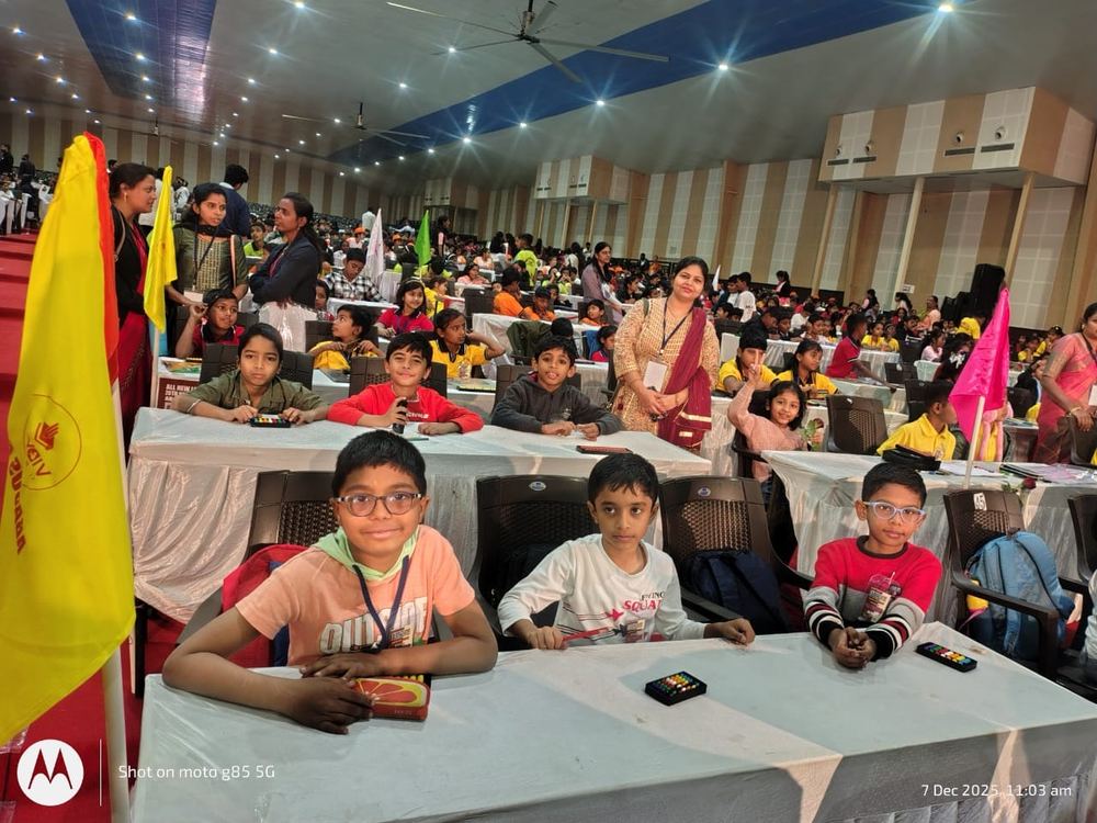 Children practicing Abacus at Smart Kids Study Circle Manish Nagar Nagpur